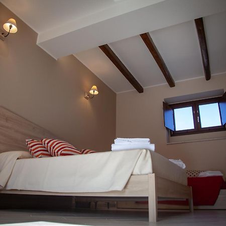 Al Centro Casa Vacanze Mistretta Δωμάτιο φωτογραφία