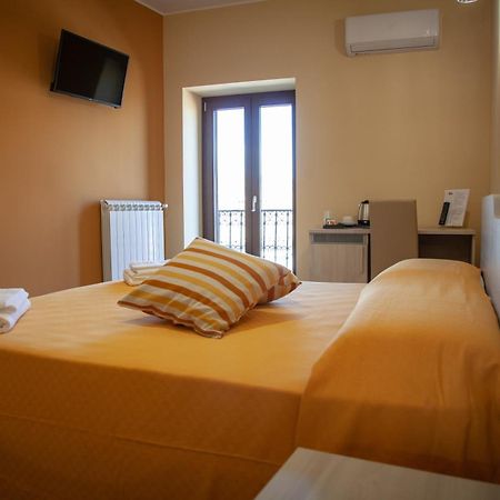 Al Centro Casa Vacanze Mistretta Δωμάτιο φωτογραφία