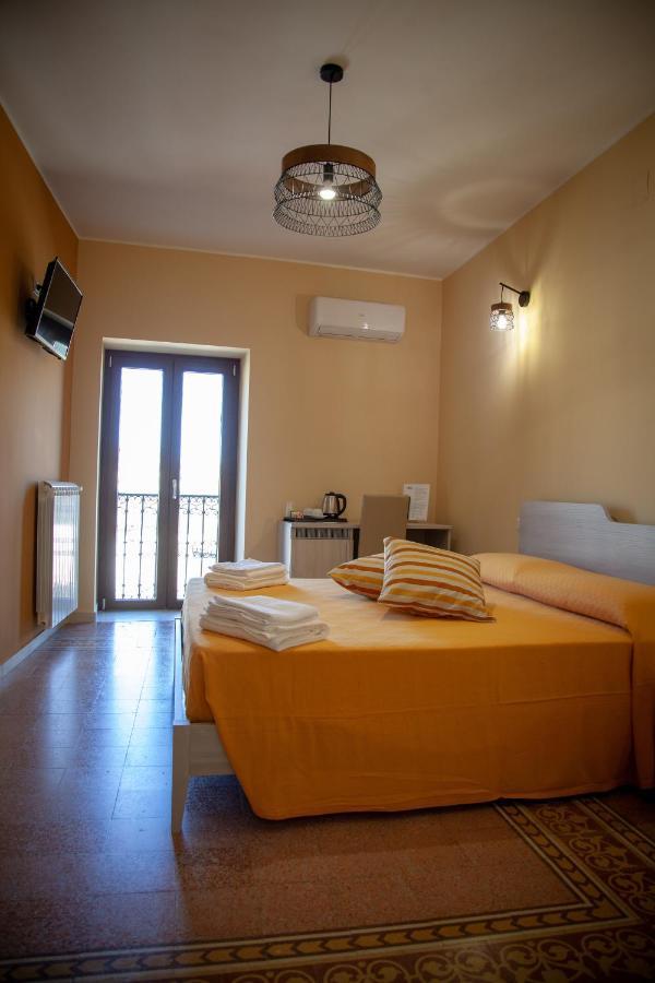 Al Centro Casa Vacanze Mistretta Εξωτερικό φωτογραφία