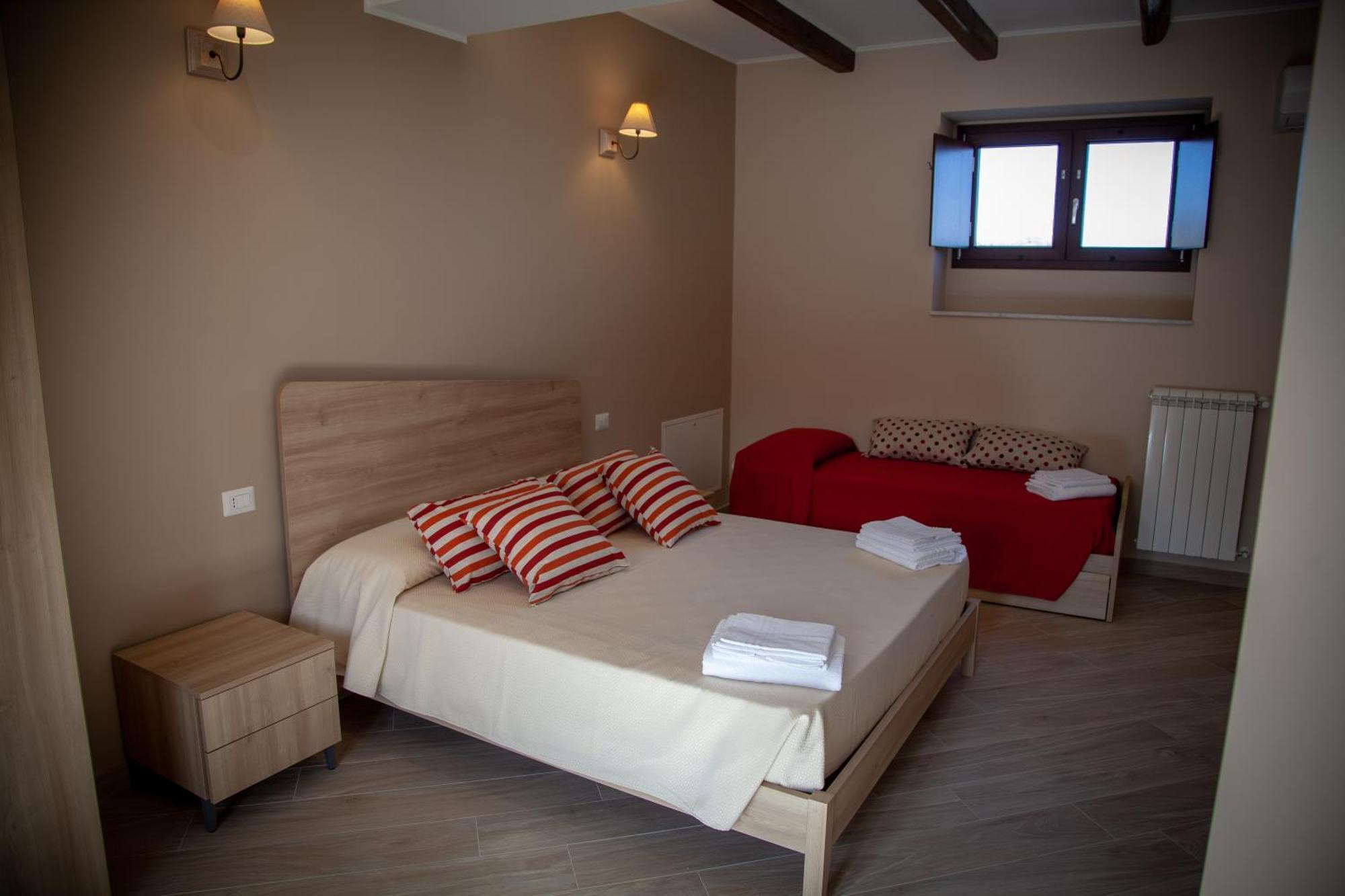 Al Centro Casa Vacanze Mistretta Δωμάτιο φωτογραφία